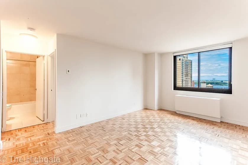 182 E 95 St #12J, Manhattan, NY 10128 apartment_living_room 1