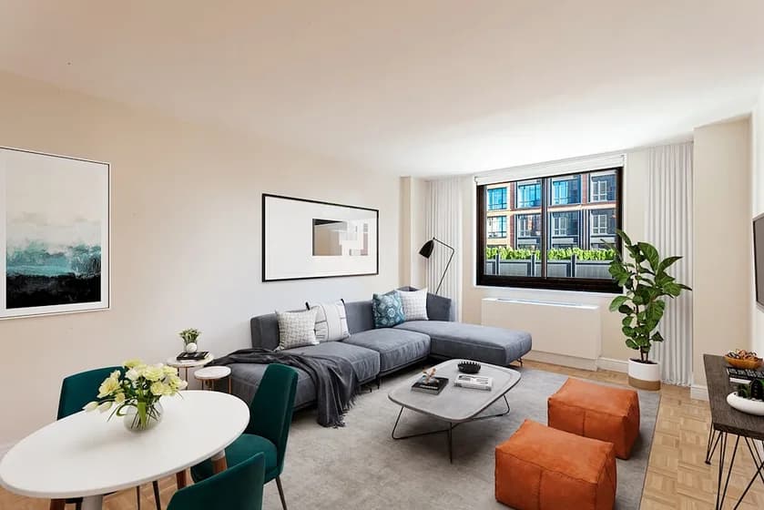 182 E 95 St #28K, Manhattan, NY 10128 apartment_living_room 1