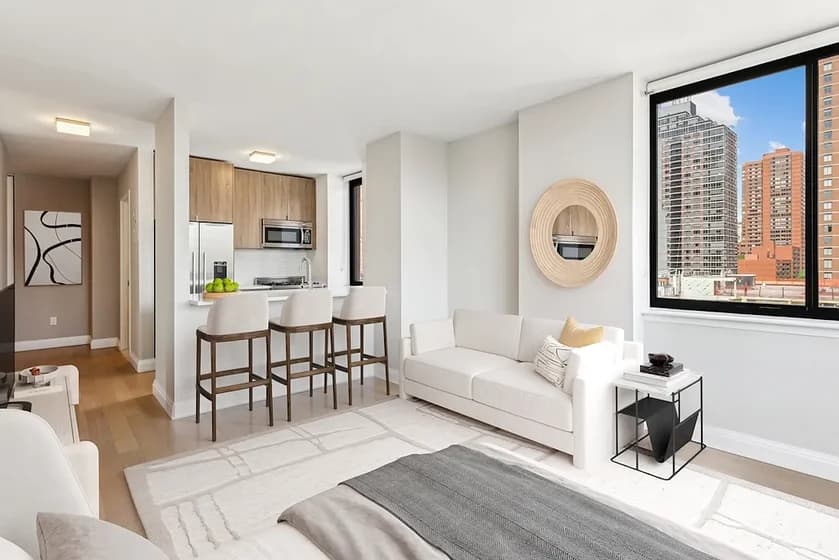 345 East 94 Street #11F, Manhattan, NY 10128 apartment_living_room 1