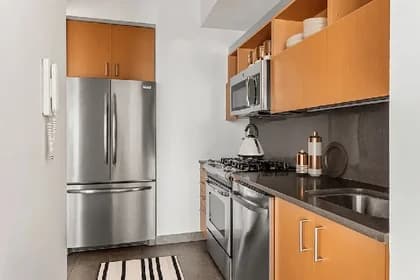 8 Spruce St #49E, New York, NY 10038