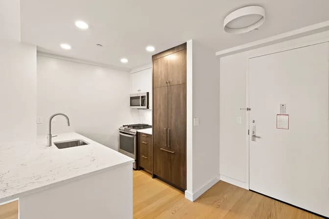 55 W 25 St #10F, Manhattan, NY 10010