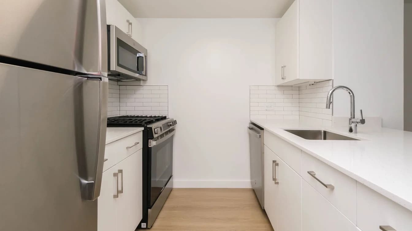 400 West 37 Street #10T, Manhattan, NY 10018 apartment_kitchen 1