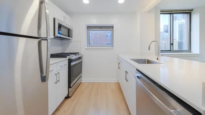 400 West 37 Street #14U, Manhattan, NY 10018