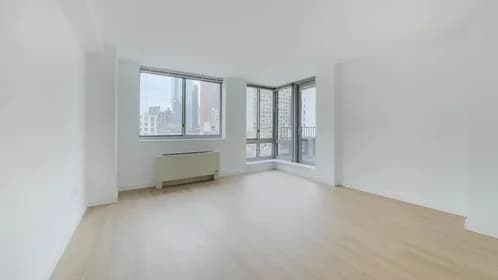 400 West 37 Street #6R, Manhattan, NY 10018 - Image 1