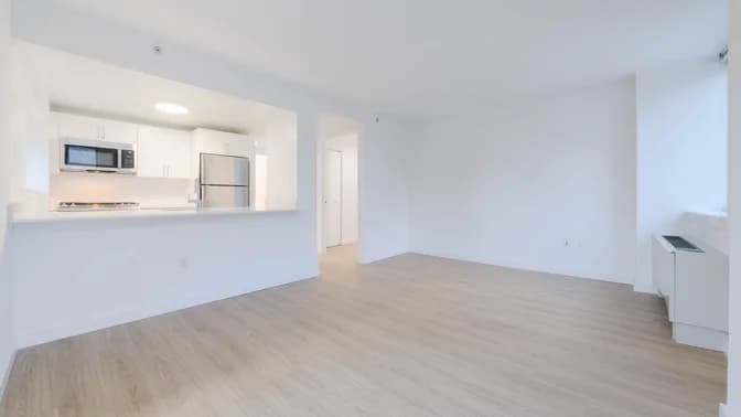 400 West 37 Street #7E, Manhattan, NY 10018