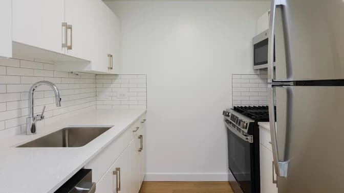 400 West 37 Street #7F, Manhattan, NY 10018