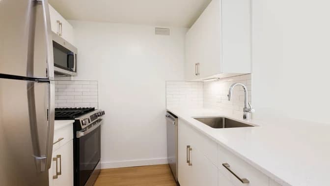 400 West 37 Street #8P, Manhattan, NY 10018