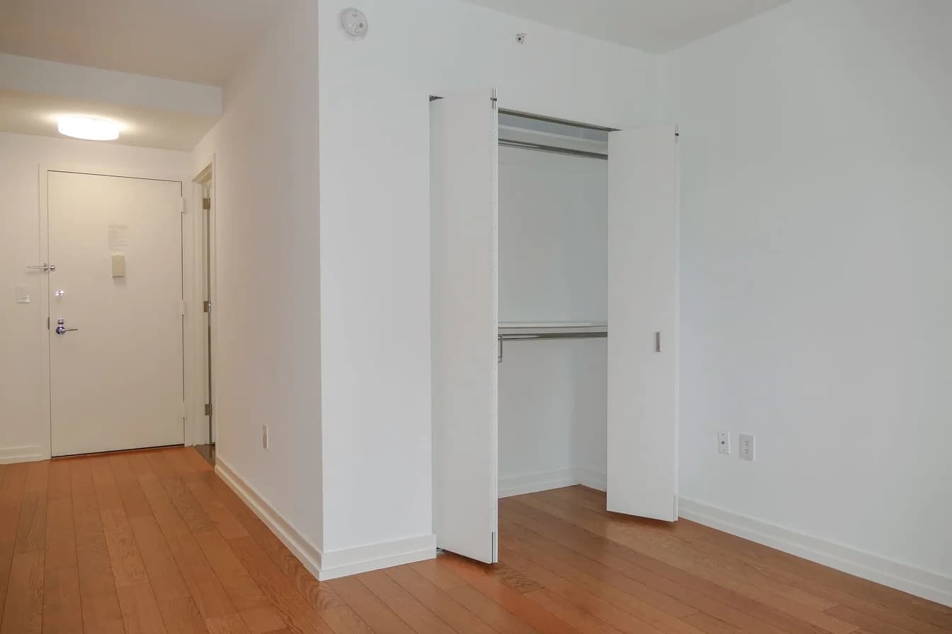 250 West 93 Street #09D, Manhattan, NY 10025 apartment_walk_in_closet 1