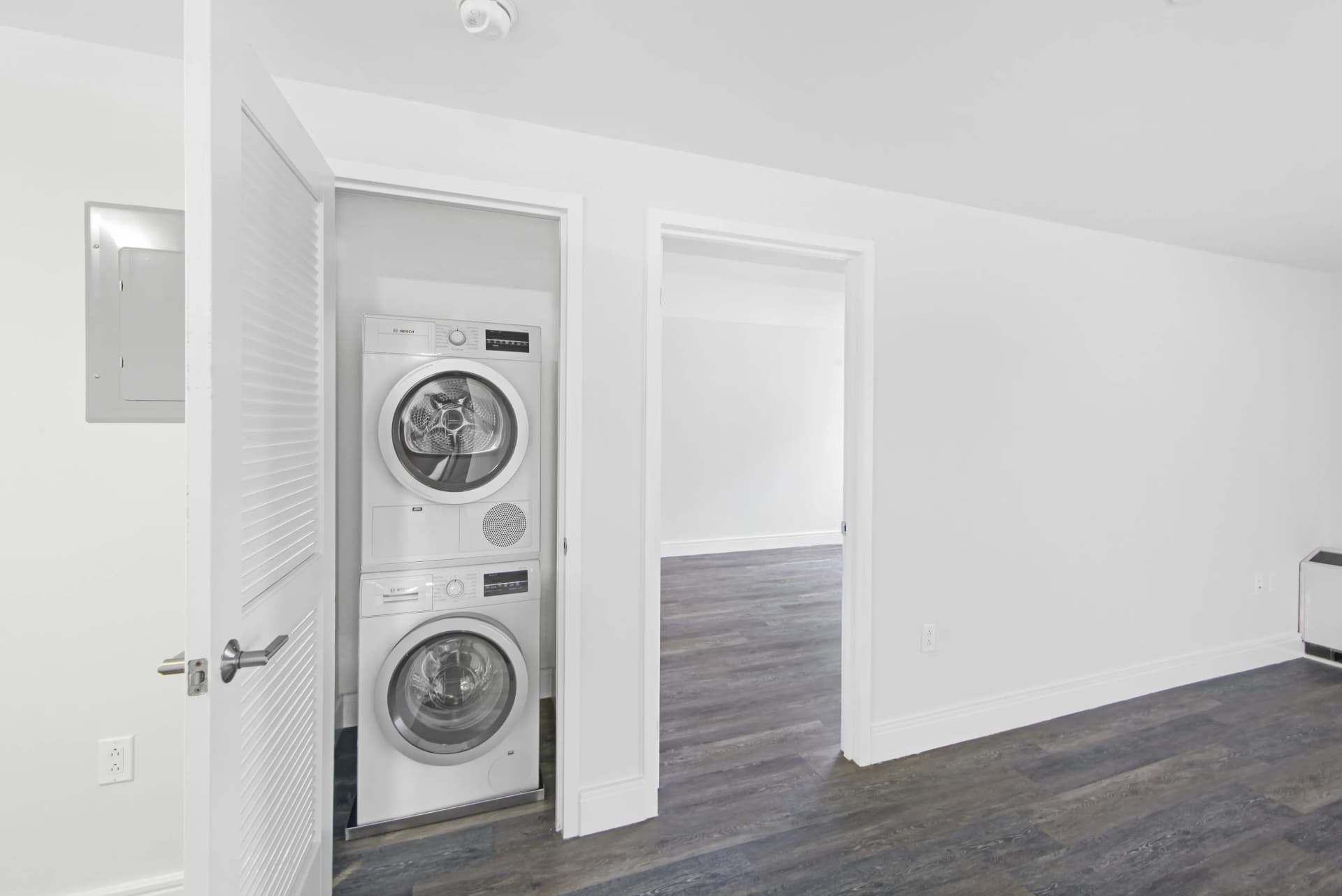 354 E 91 St #1009, Manhattan, NY 10128 apartment_washer_dryer 1
