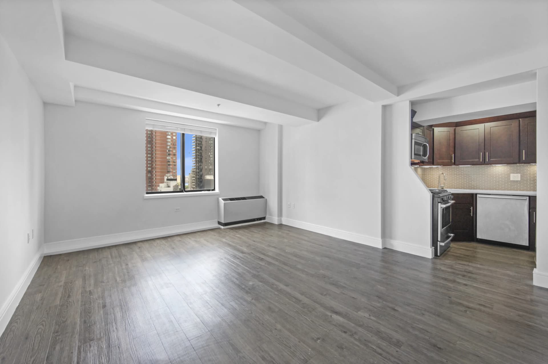354 E 91 St #1504, Manhattan, NY 10128 apartment_living_room 1