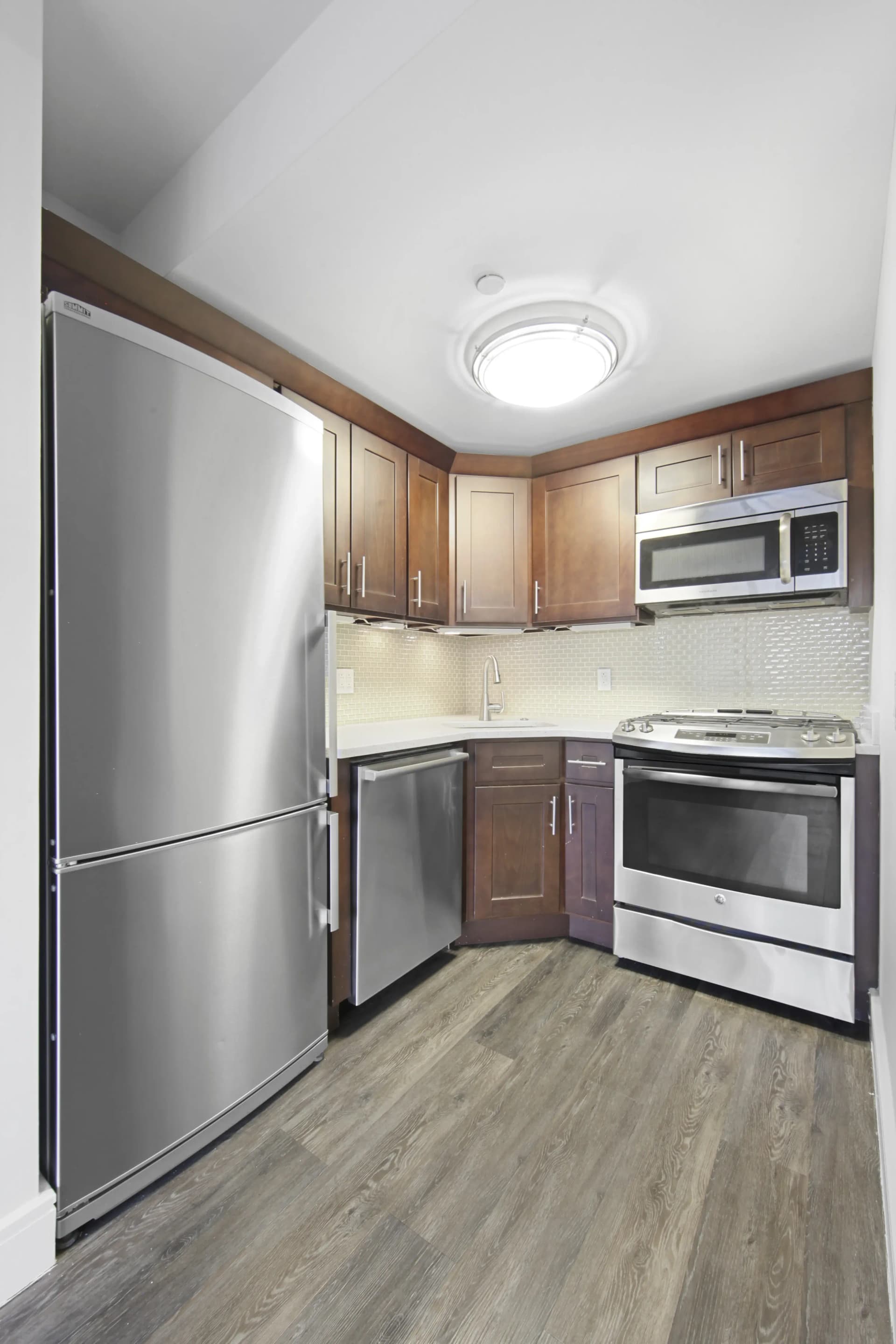 354 East 91 Street #1806, Manhattan, NY 10128 apartment_kitchen 1