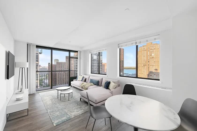 354 East 91 Street #1903, Manhattan, NY 10128 apartment_living_room 1