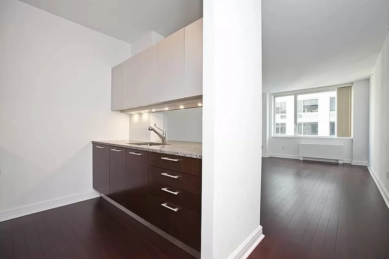 100 Riverside Boulevard #5-D, Manhattan, NY 10069 apartment_kitchen 1