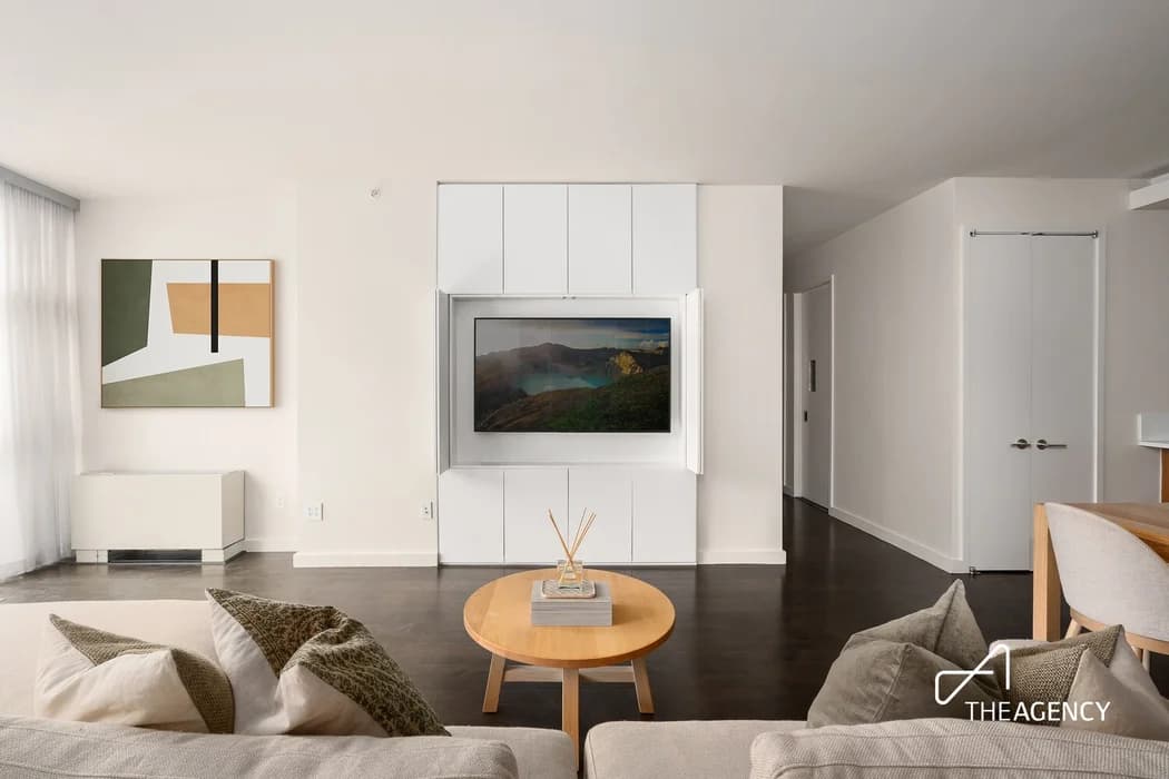 447 West 18 Street #3A, Manhattan, NY 10011 apartment_living_room 1