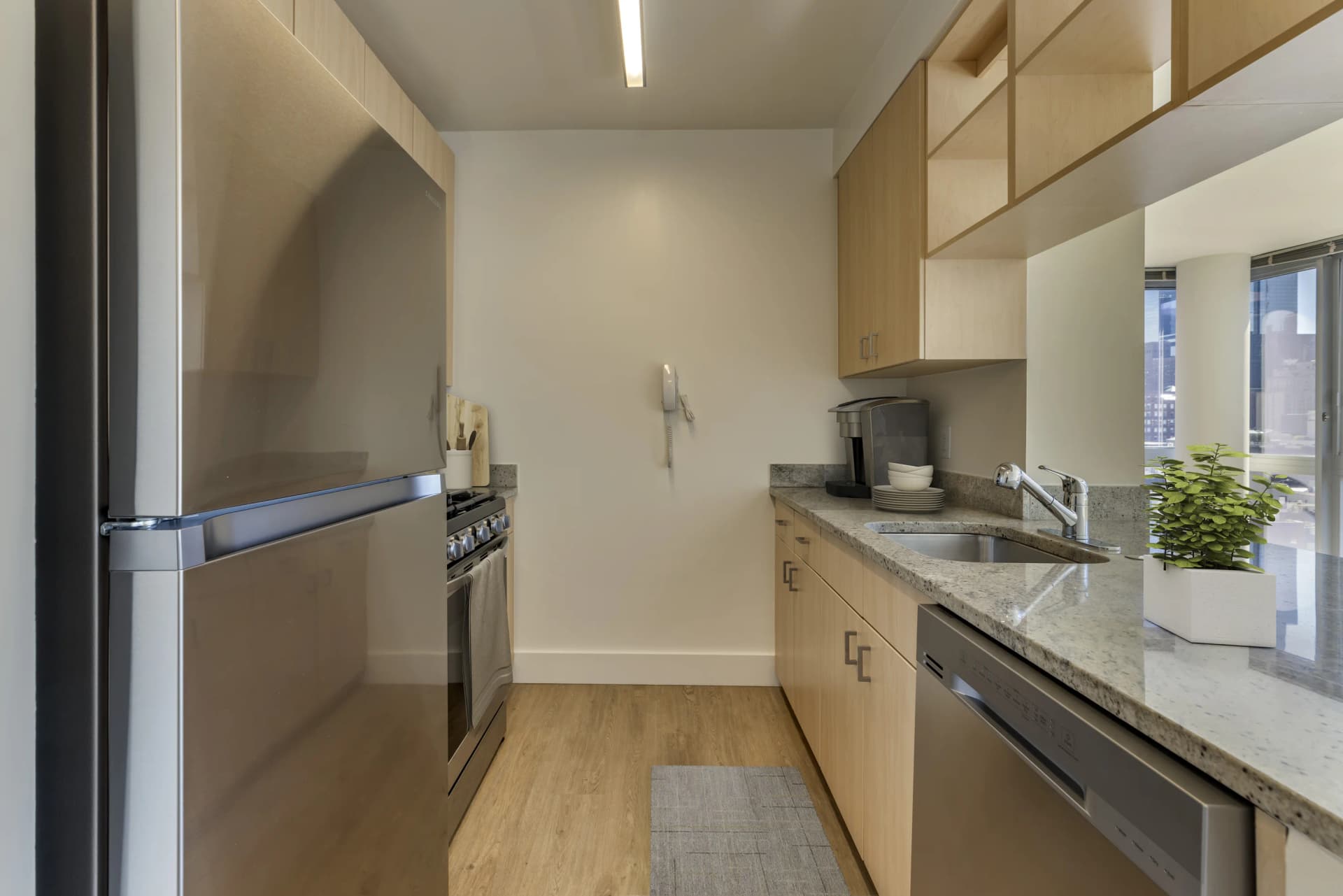 515 West 52 Street #010G, Manhattan, NY 10019