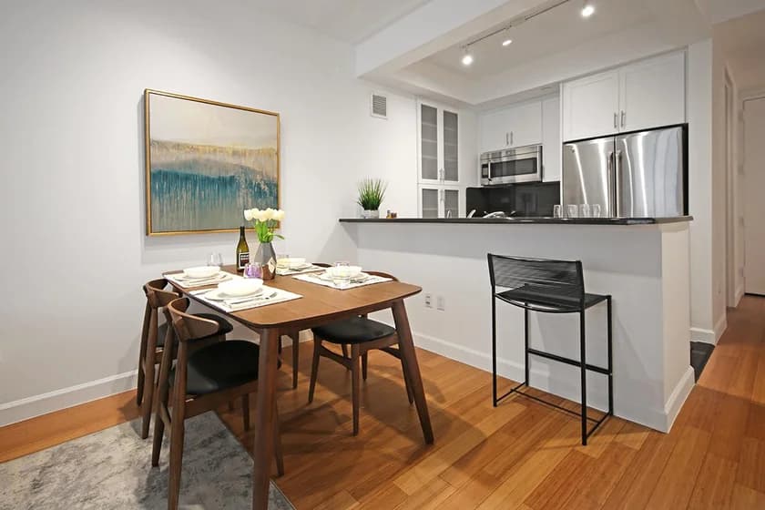 320 W 38 St #4229, Manhattan, NY 10018 apartment_dining_room 1