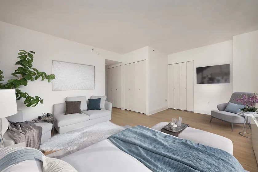 222 East 34 Street #1701, Manhattan, NY 10016 apartment_living_room 1