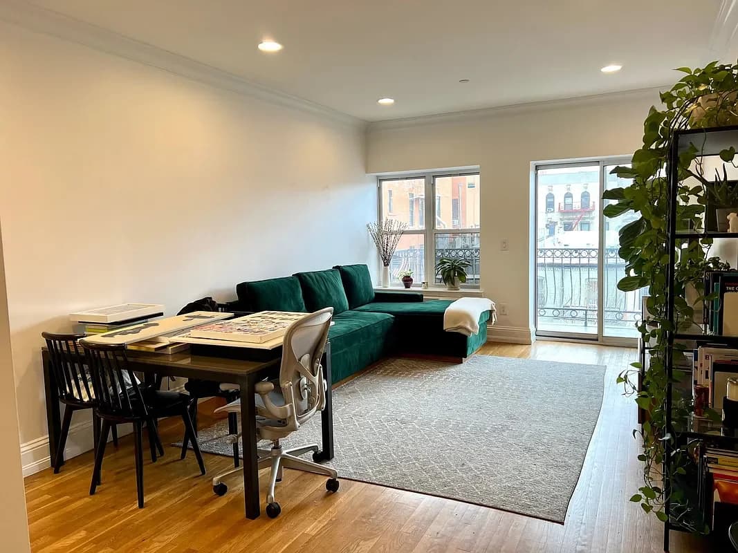 261 West 112 Street #5B, Manhattan, NY 10026 apartment_living_room 1