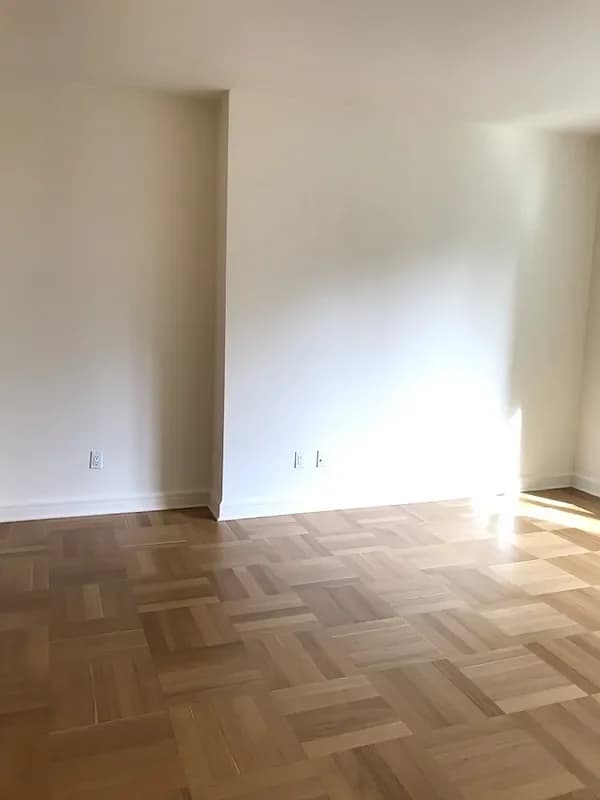 400 West 63 Street #0510, Manhattan, NY 10069 apartment_living_room 1