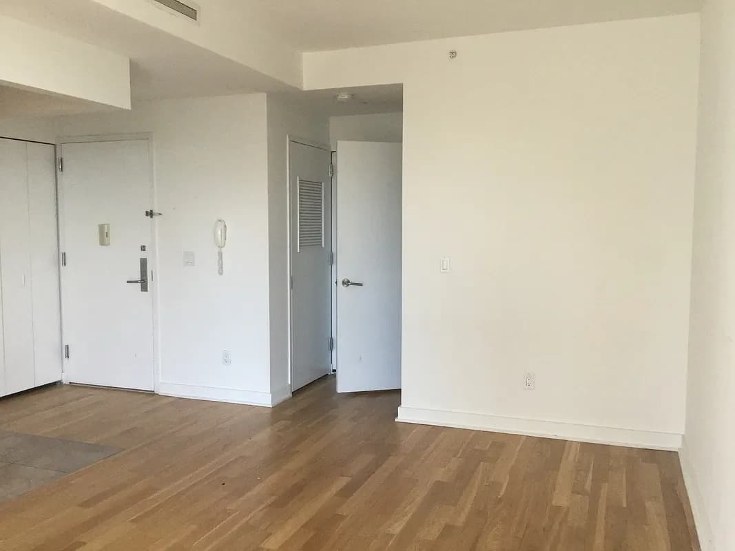 885 Avenue Of The Americas #CN-28A, Manhattan, NY 10001 apartment_living_room 1
