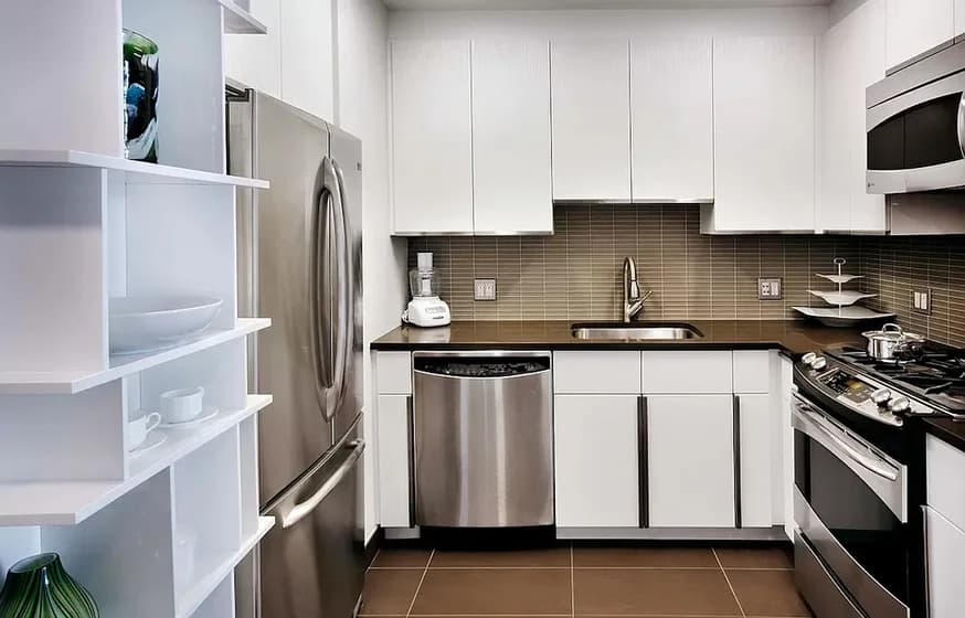 140 Amsterdam Avenue #21H, Manhattan, NY 10023 apartment_kitchen 1