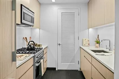 200 West 67 Street #25F, Manhattan, NY 10023