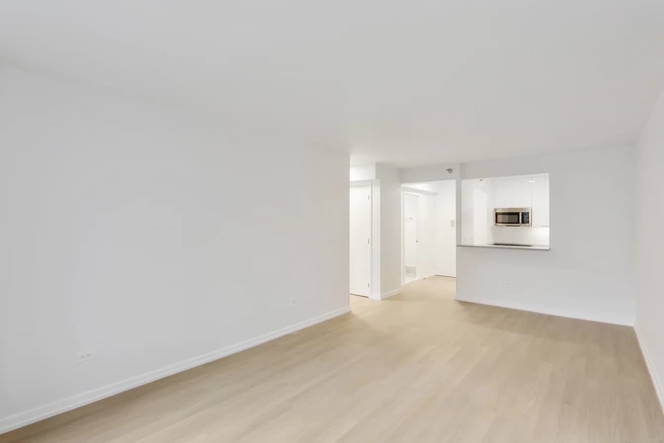 West End Towers 75 West End Avenue #S12L, Manhattan, NY 10069 apartment_living_room 1