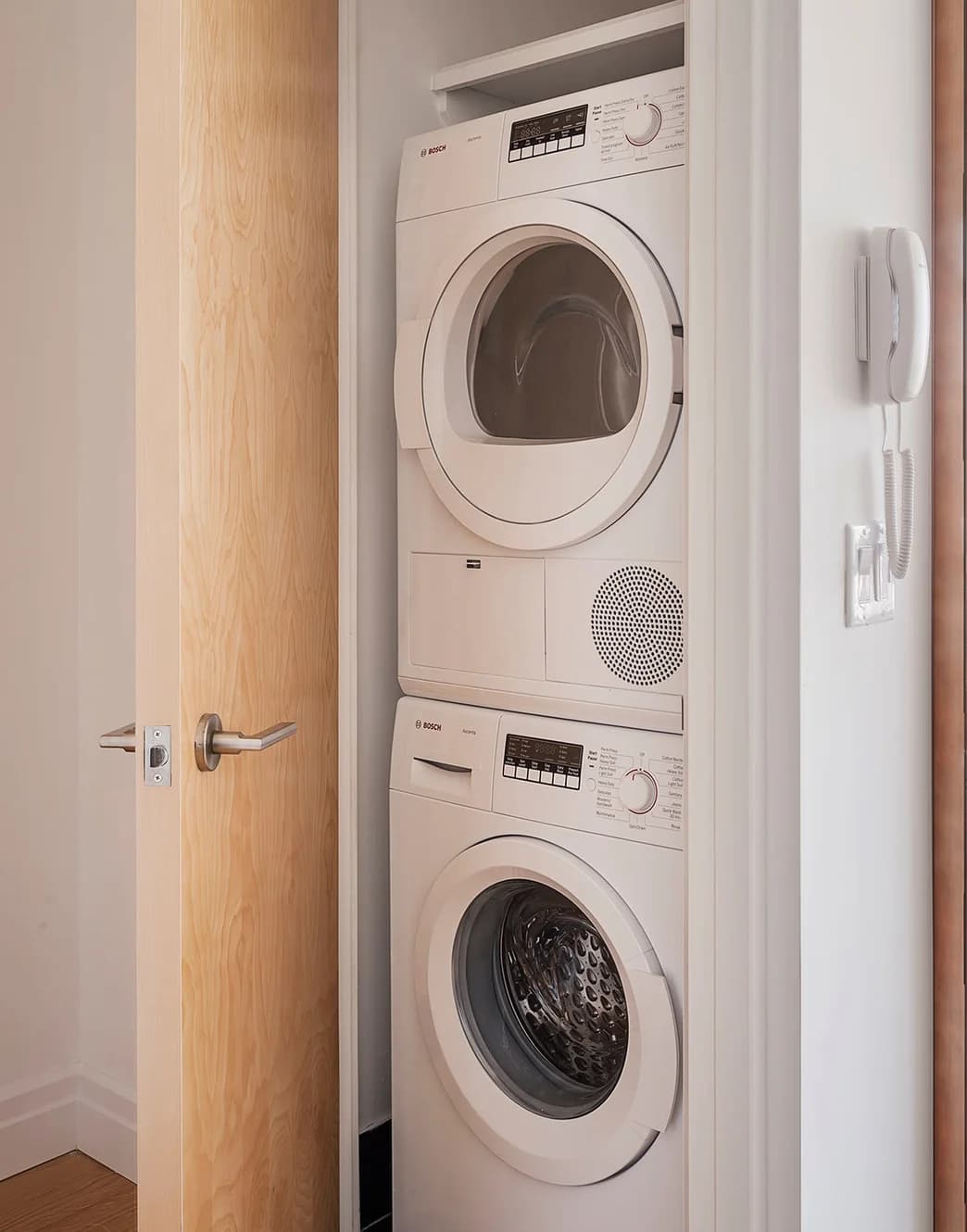 Mercedes House 550 West 54 Street #1807, Manhattan, NY 10019 apartment_washer_dryer 1