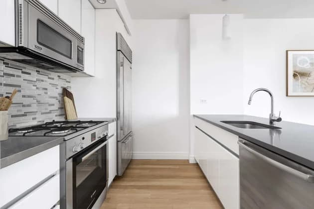 550 West 54 Street #23I, Manhattan, NY 10019