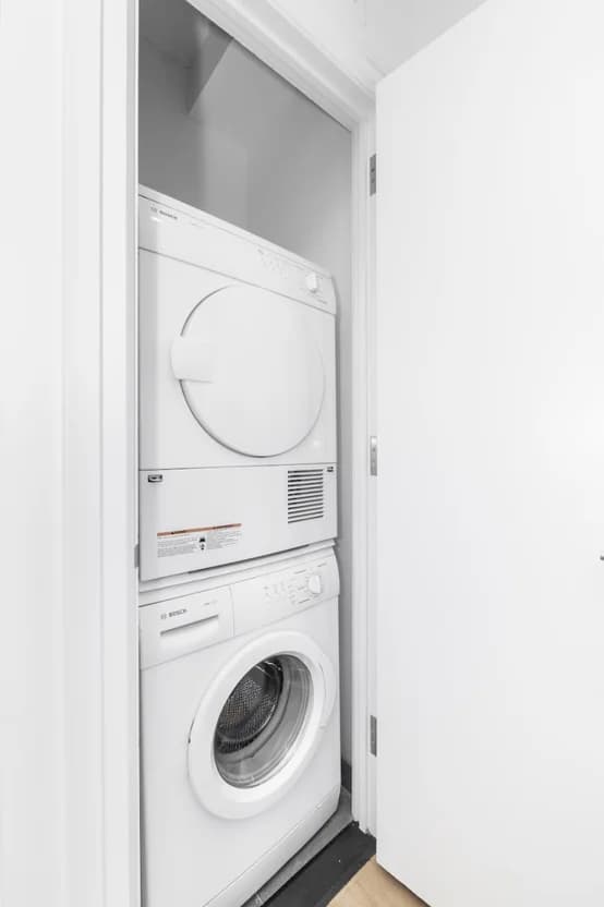 Mercedes House 550 West 54 Street #30J, Manhattan, NY 10019 apartment_washer_dryer 1
