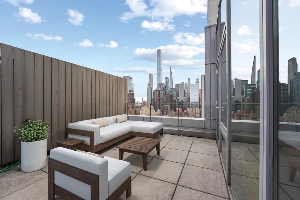 Mercedes House 550 West 54 Street #PHK, Manhattan, NY 10019 1