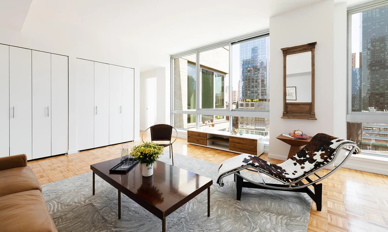 455 West 37 Street #729, Manhattan, NY 10018 apartment_living_room 1