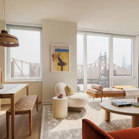 430 Main St #23A, Manhattan, NY 10044 apartment_living_room 1