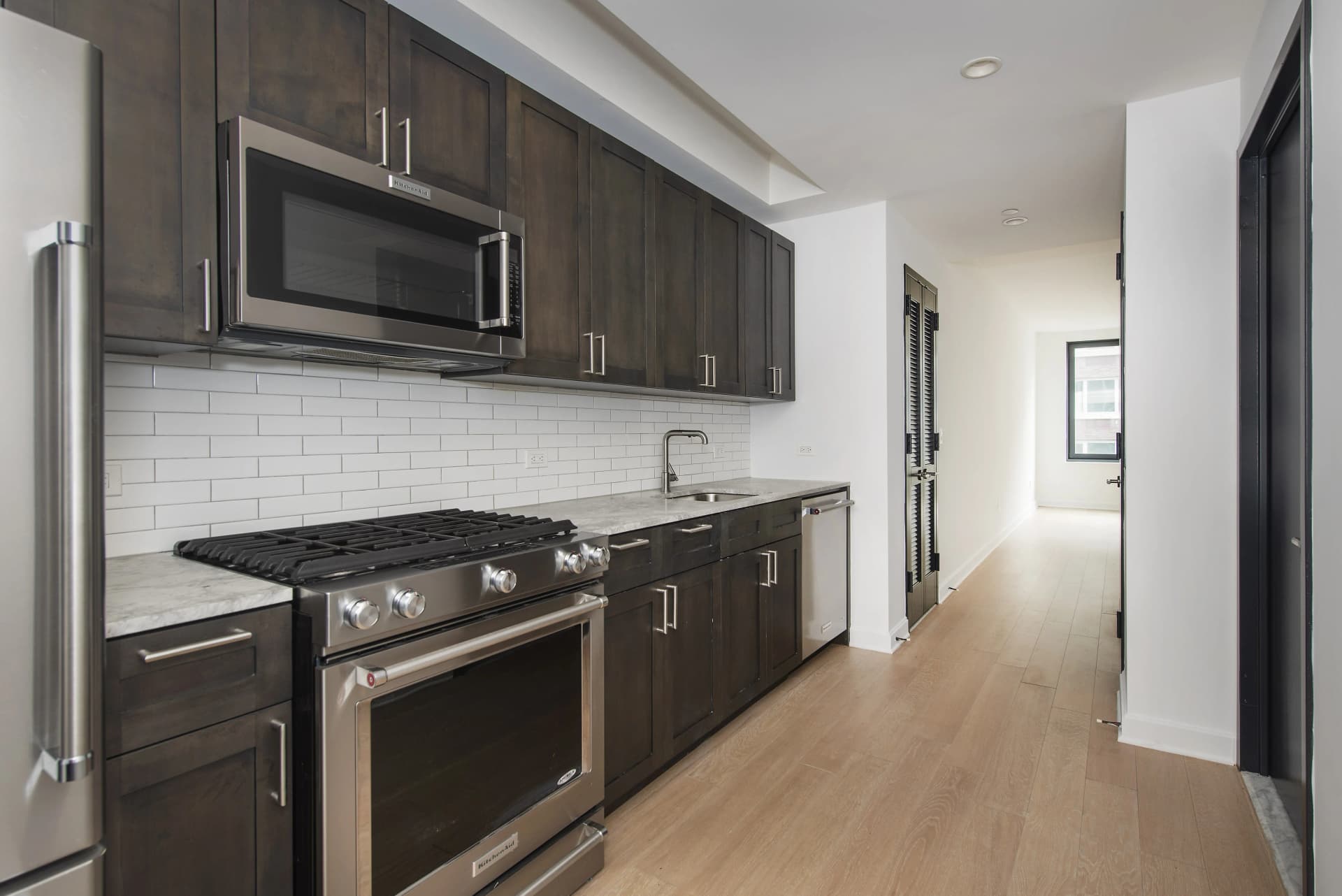 21 West End Avenue #2117, Manhattan, NY 10023 apartment_kitchen 1