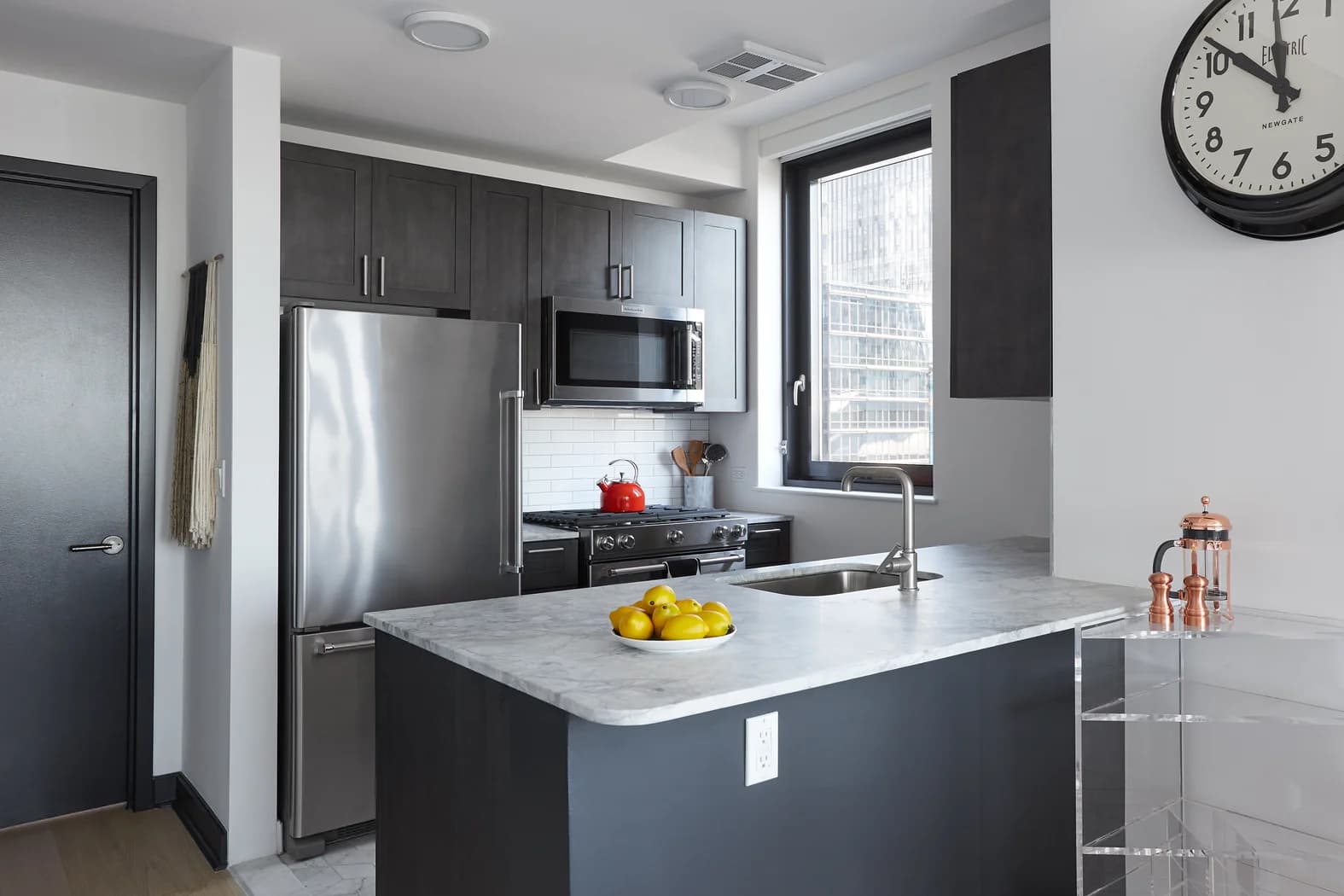 21 West End Avenue #2202, Manhattan, NY 10023 apartment_kitchen 1