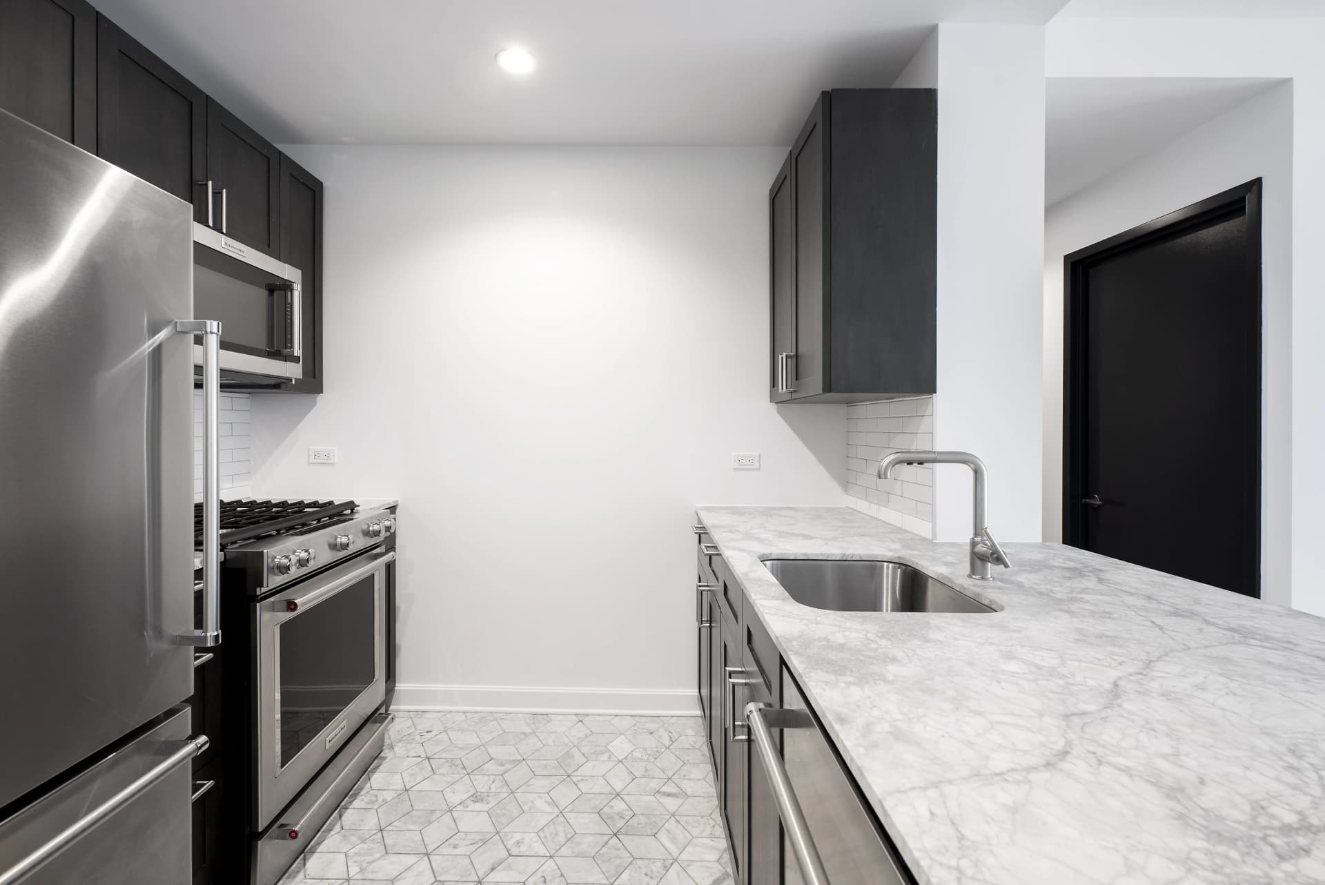 21 West End Avenue #3005, Manhattan, NY 10023 apartment_kitchen 1