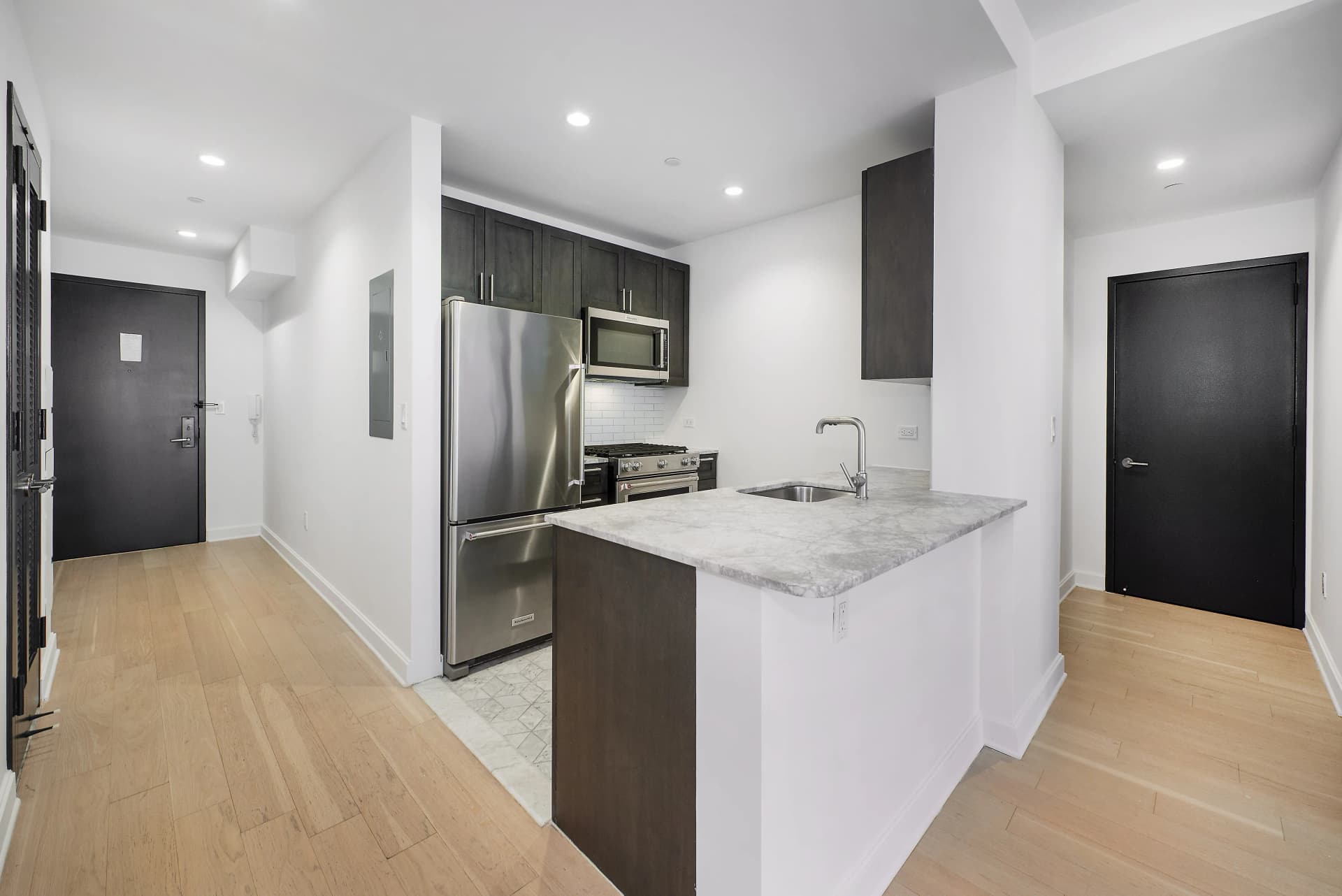 21 West End Avenue #3005, Manhattan, NY 10023 apartment_kitchen 1