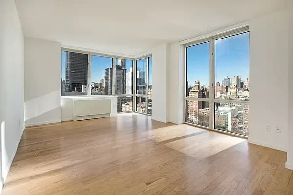 400 East 66 Street #20-B, Manhattan, NY 10065 apartment_living_room 1