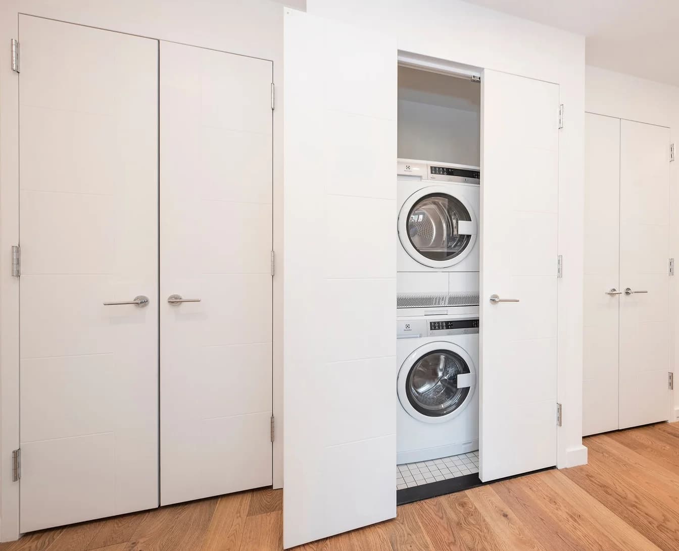 411 West 35 Street #10-P, Manhattan, NY 10018 apartment_washer_dryer 1