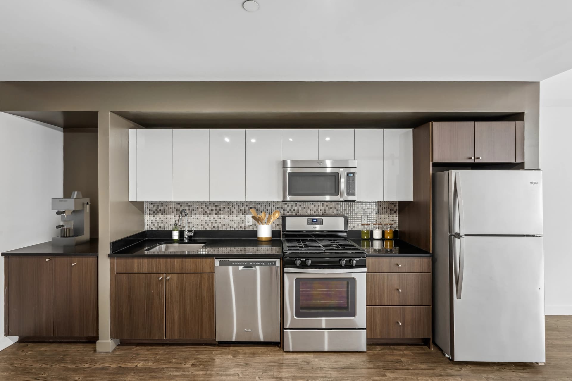 282 11 Avenue #935, Manhattan, NY 10001 apartment_kitchen 1