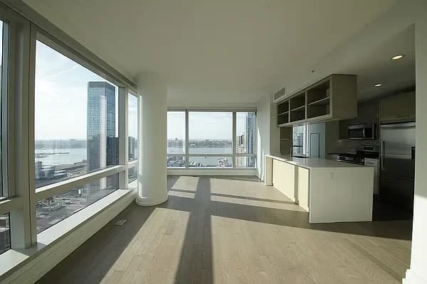 555 10 Avenue #14B, Manhattan, NY 10018 apartment_living_room 1