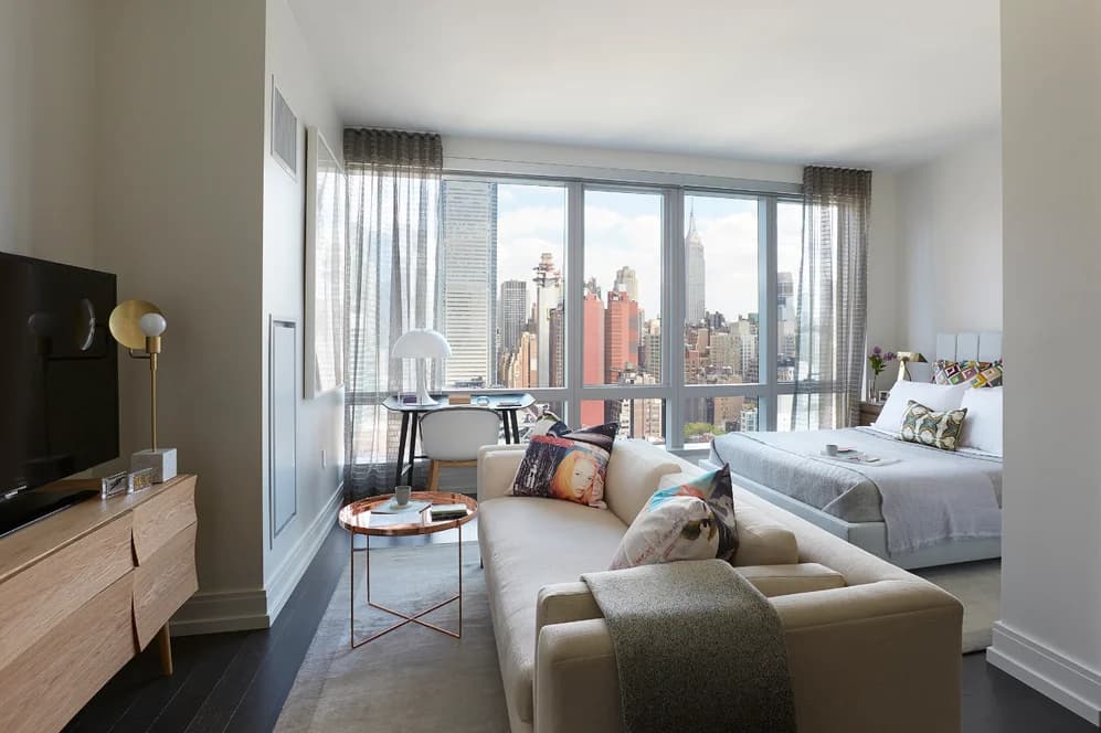 555 10 Avenue #43M, Manhattan, NY 10018 1