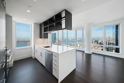 555 10 Avenue #51A, Manhattan, NY 10018