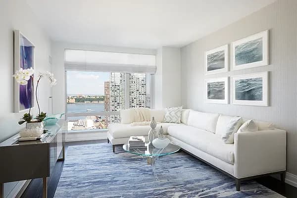 555 10 Avenue #52J, Manhattan, NY 10018 apartment_living_room 1
