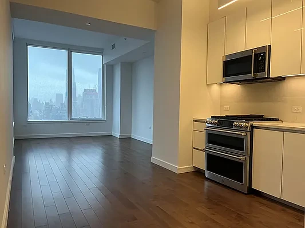 515 West 36 Street #23J, Manhattan, NY 10018 apartment_living_room 1