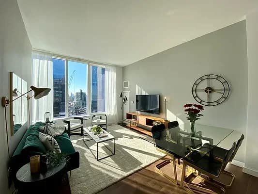 515 West 36 Street #30B, Manhattan, NY 10018