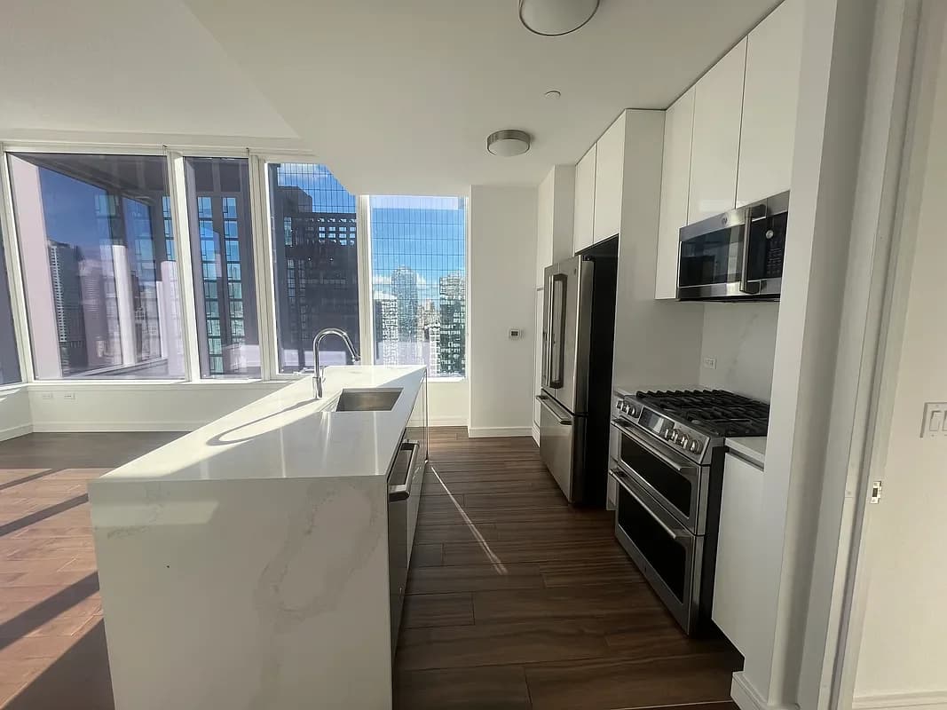 515 West 36 Street #PH4B, Manhattan, NY 10018 apartment_kitchen 1