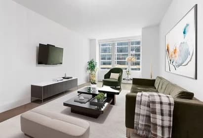 44 Riverside Boulevard #3-S, Manhattan, NY 10069