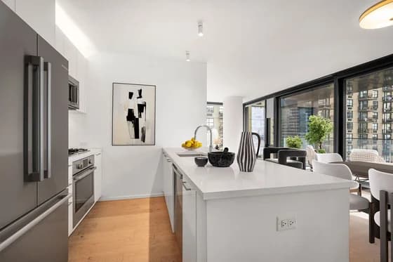 685 1 Ave #27P, Manhattan, NY 10016