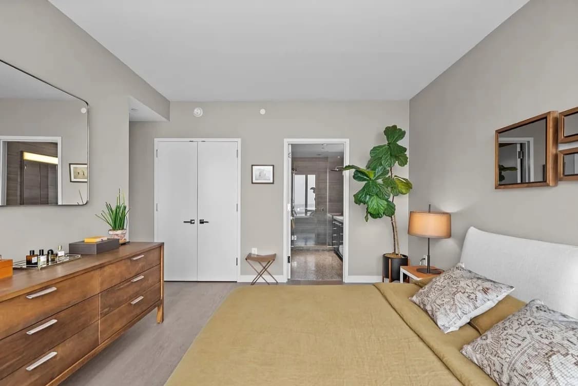 One Manhattan Square 252 South Street #16-M, Manhattan, NY 10002 apartment_bedroom_room 1